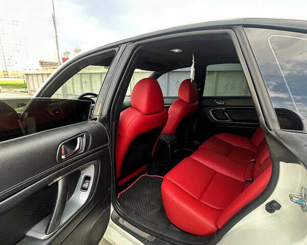 Білий Субару Легасі, об'ємом двигуна 2 л та пробігом 160 тис. км за 6000 $, фото 9 на Automoto.ua