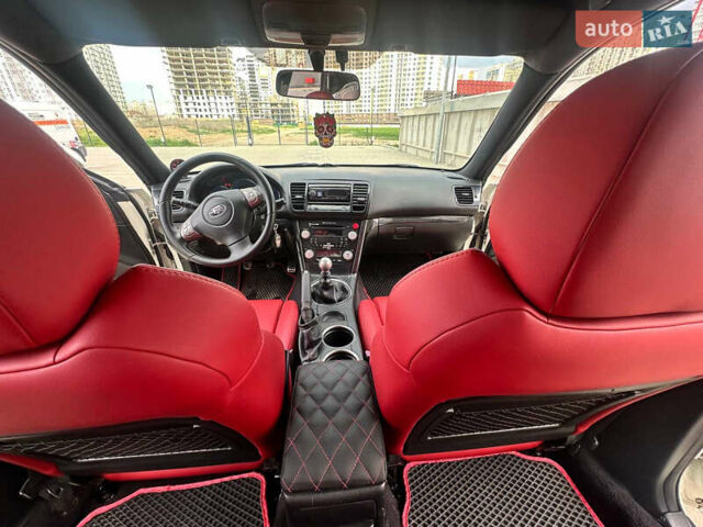 Білий Субару Легасі, об'ємом двигуна 2 л та пробігом 160 тис. км за 6000 $, фото 14 на Automoto.ua