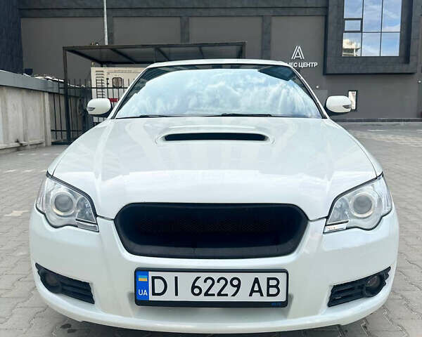 Білий Субару Легасі, об'ємом двигуна 2 л та пробігом 160 тис. км за 6000 $, фото 4 на Automoto.ua