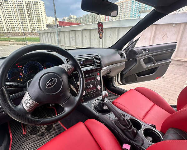 Білий Субару Легасі, об'ємом двигуна 2 л та пробігом 160 тис. км за 6000 $, фото 12 на Automoto.ua