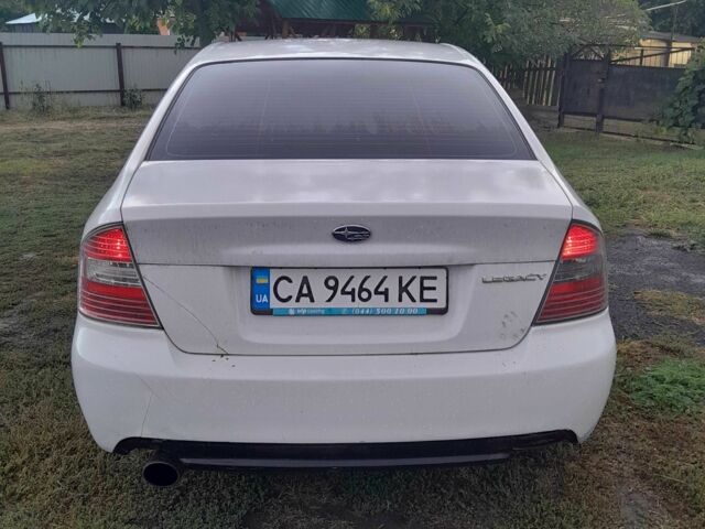 Білий Субару Легасі, об'ємом двигуна 2 л та пробігом 286 тис. км за 4300 $, фото 3 на Automoto.ua