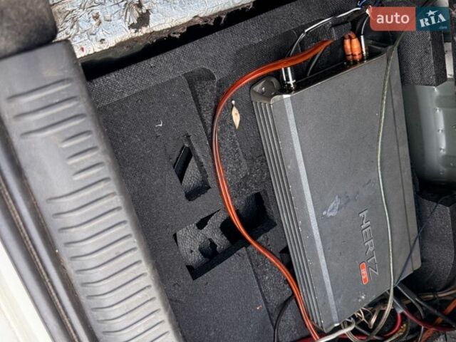 Белый Субару Легаси, объемом двигателя 2 л и пробегом 160 тыс. км за 5750 $, фото 24 на Automoto.ua