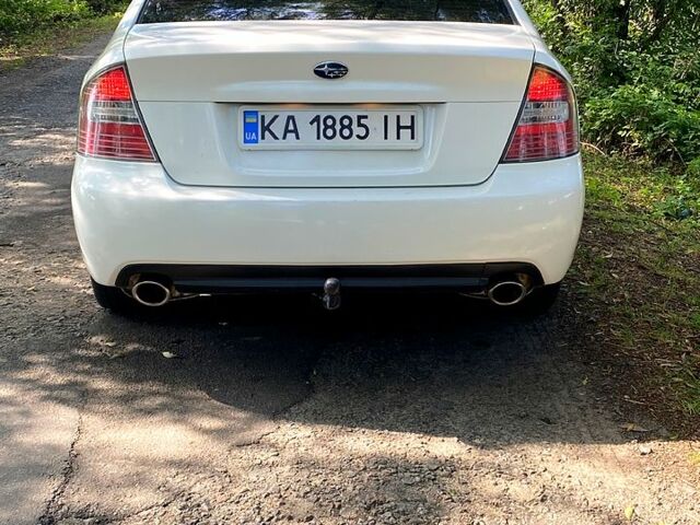 Білий Субару Легасі, об'ємом двигуна 3 л та пробігом 250 тис. км за 5700 $, фото 1 на Automoto.ua