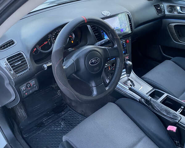 Білий Субару Легасі, об'ємом двигуна 2 л та пробігом 230 тис. км за 4950 $, фото 17 на Automoto.ua