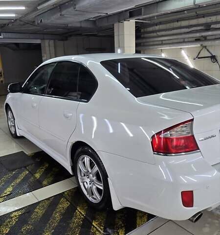 Белый Субару Легаси, объемом двигателя 1.99 л и пробегом 492 тыс. км за 5000 $, фото 4 на Automoto.ua