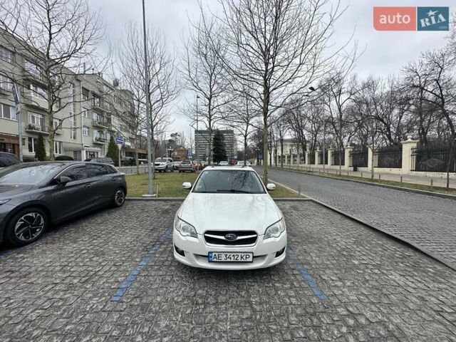 Білий Субару Легасі, об'ємом двигуна 1.99 л та пробігом 250 тис. км за 5800 $, фото 10 на Automoto.ua