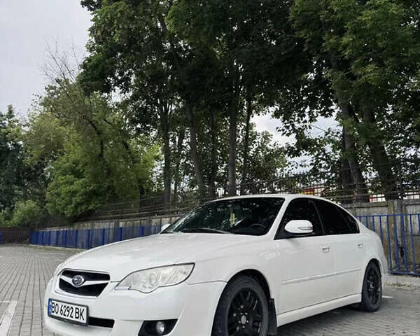 Білий Субару Легасі, об'ємом двигуна 2 л та пробігом 354 тис. км за 4990 $, фото 2 на Automoto.ua