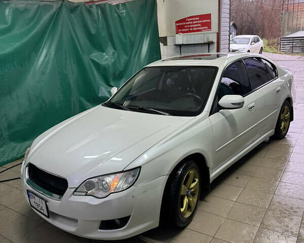 Білий Субару Легасі, об'ємом двигуна 2 л та пробігом 300 тис. км за 5100 $, фото 5 на Automoto.ua