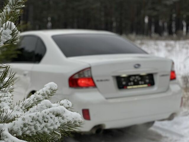 Белый Субару Легаси, объемом двигателя 2 л и пробегом 204 тыс. км за 5800 $, фото 3 на Automoto.ua