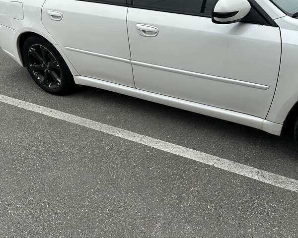 Білий Субару Легасі, об'ємом двигуна 2 л та пробігом 285 тис. км за 5200 $, фото 3 на Automoto.ua