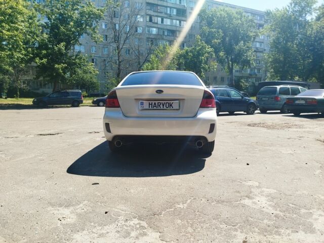 Білий Субару Легасі, об'ємом двигуна 2.5 л та пробігом 266 тис. км за 4500 $, фото 2 на Automoto.ua