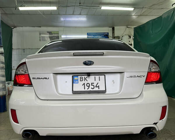 Білий Субару Легасі, об'ємом двигуна 2 л та пробігом 300 тис. км за 5100 $, фото 6 на Automoto.ua