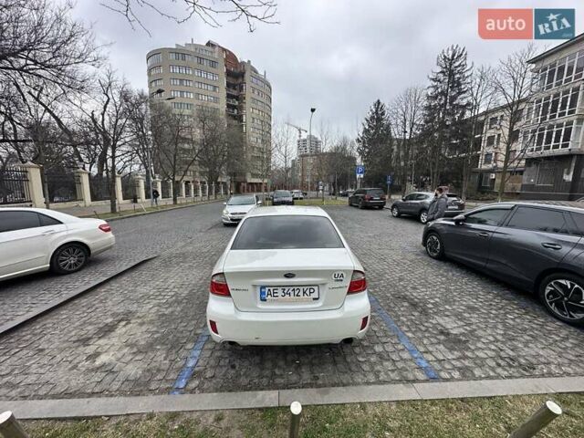 Білий Субару Легасі, об'ємом двигуна 1.99 л та пробігом 250 тис. км за 5800 $, фото 8 на Automoto.ua