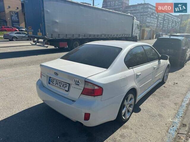 Білий Субару Легасі, об'ємом двигуна 1.99 л та пробігом 250 тис. км за 5800 $, фото 2 на Automoto.ua