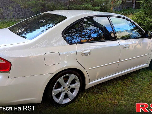 Білий Субару Легасі, об'ємом двигуна 2 л та пробігом 306 тис. км за 7500 $, фото 4 на Automoto.ua