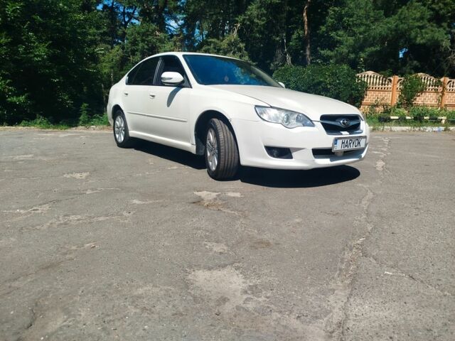 Білий Субару Легасі, об'ємом двигуна 2.5 л та пробігом 266 тис. км за 4500 $, фото 4 на Automoto.ua
