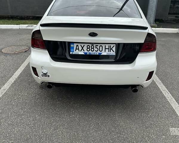 Білий Субару Легасі, об'ємом двигуна 2 л та пробігом 285 тис. км за 5200 $, фото 4 на Automoto.ua