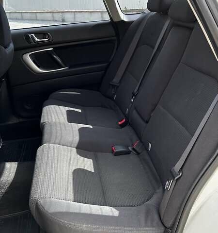 Білий Субару Легасі, об'ємом двигуна 2 л та пробігом 354 тис. км за 4990 $, фото 9 на Automoto.ua