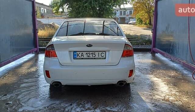 Білий Субару Легасі, об'ємом двигуна 2.5 л та пробігом 225 тис. км за 7450 $, фото 5 на Automoto.ua