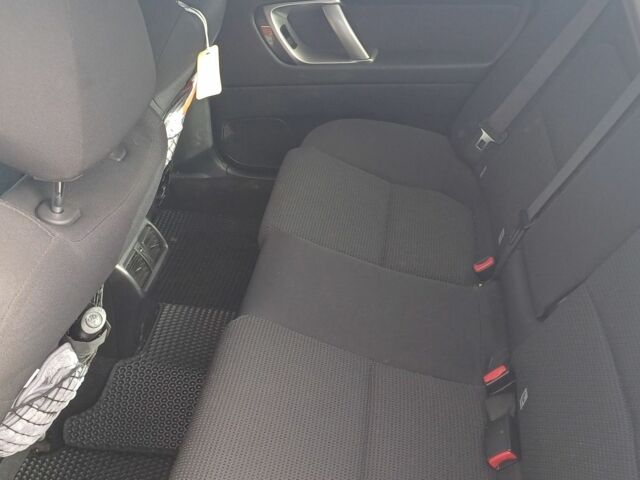 Белый Субару Легаси, объемом двигателя 2.5 л и пробегом 225 тыс. км за 7500 $, фото 3 на Automoto.ua