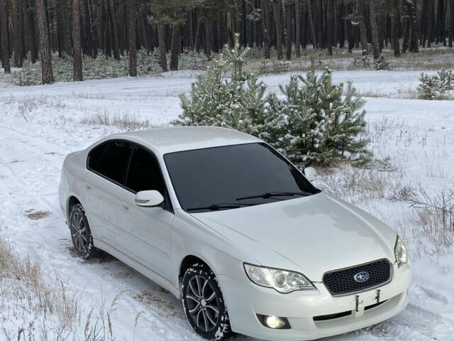 Белый Субару Легаси, объемом двигателя 2 л и пробегом 204 тыс. км за 5800 $, фото 1 на Automoto.ua