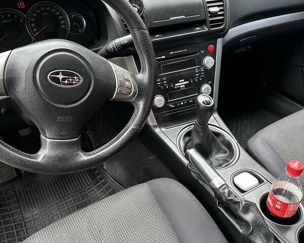 Білий Субару Легасі, об'ємом двигуна 2 л та пробігом 285 тис. км за 5200 $, фото 6 на Automoto.ua