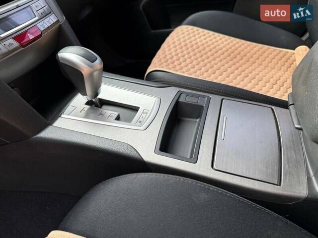 Белый Субару Легаси, объемом двигателя 2 л и пробегом 109 тыс. км за 7999 $, фото 43 на Automoto.ua