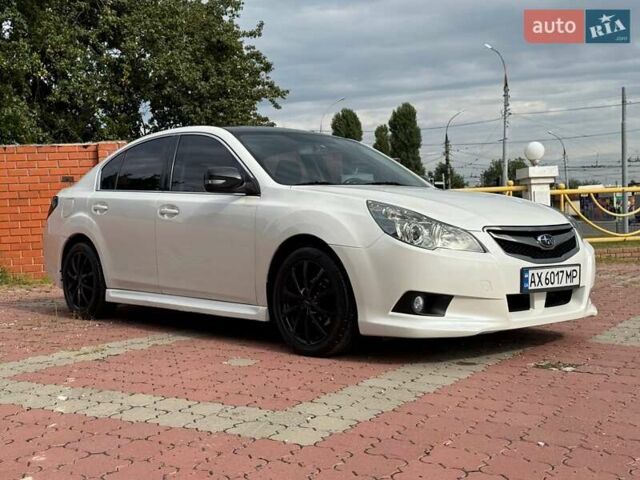 Белый Субару Легаси, объемом двигателя 2 л и пробегом 109 тыс. км за 7999 $, фото 16 на Automoto.ua