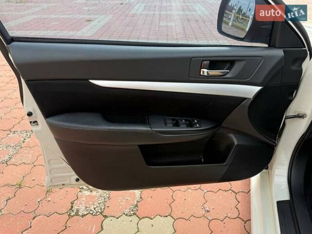 Белый Субару Легаси, объемом двигателя 2 л и пробегом 109 тыс. км за 7999 $, фото 27 на Automoto.ua