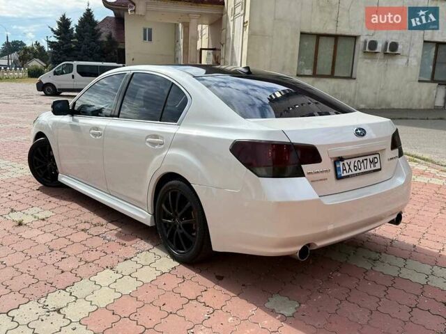 Белый Субару Легаси, объемом двигателя 2 л и пробегом 109 тыс. км за 7999 $, фото 8 на Automoto.ua