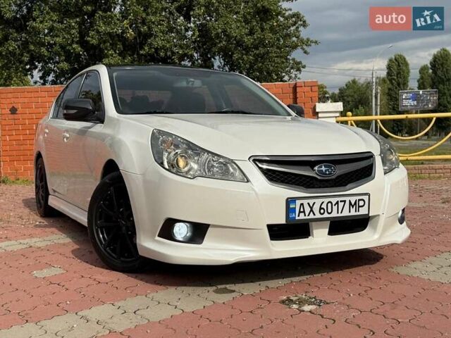 Белый Субару Легаси, объемом двигателя 2 л и пробегом 109 тыс. км за 7999 $, фото 20 на Automoto.ua