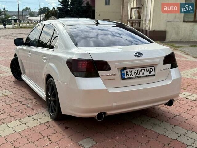 Белый Субару Легаси, объемом двигателя 2 л и пробегом 109 тыс. км за 7999 $, фото 9 на Automoto.ua