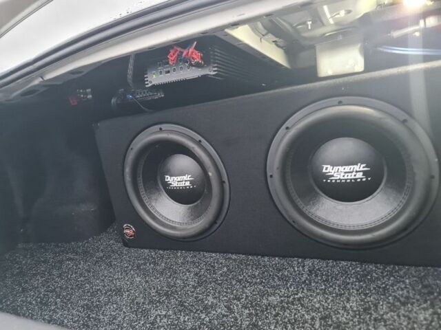 Белый Субару Легаси, объемом двигателя 2.5 л и пробегом 180 тыс. км за 9800 $, фото 3 на Automoto.ua