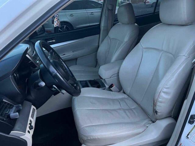 Белый Субару Легаси, объемом двигателя 2.5 л и пробегом 360 тыс. км за 6990 $, фото 15 на Automoto.ua