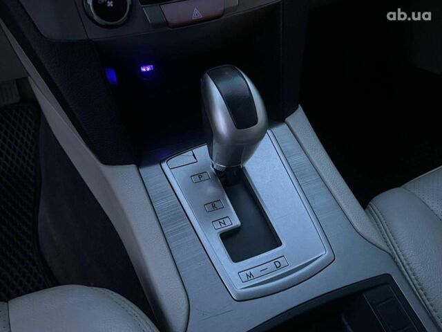 Белый Субару Легаси, объемом двигателя 2.5 л и пробегом 360 тыс. км за 6990 $, фото 27 на Automoto.ua