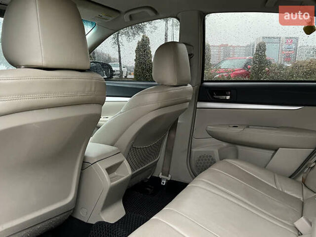 Білий Субару Легасі, об'ємом двигуна 2.46 л та пробігом 360 тис. км за 6500 $, фото 21 на Automoto.ua