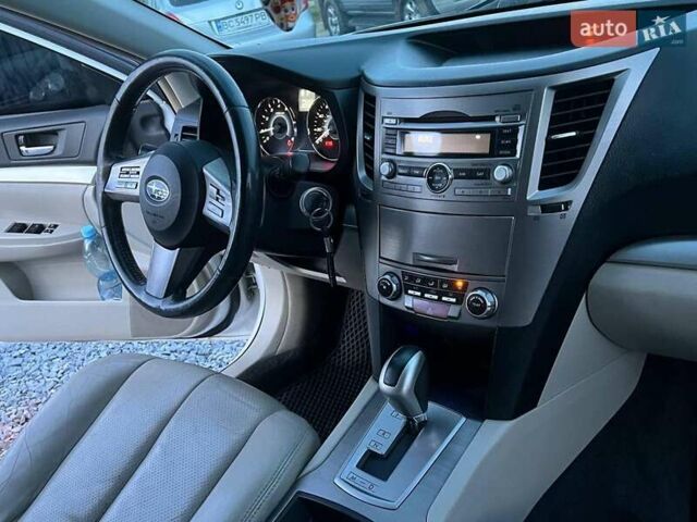 Белый Субару Легаси, объемом двигателя 2.5 л и пробегом 360 тыс. км за 6990 $, фото 33 на Automoto.ua