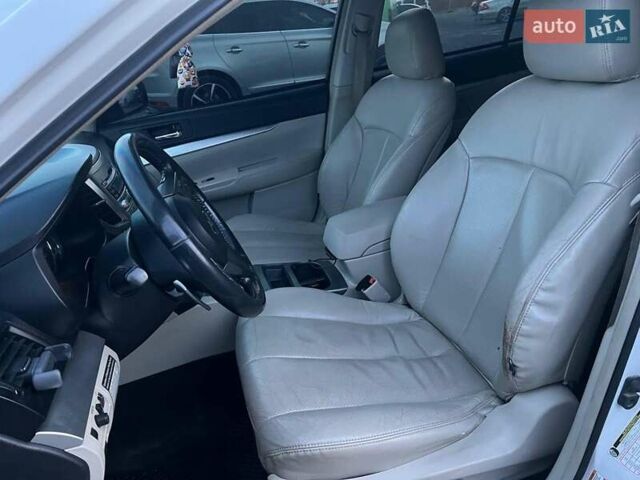 Белый Субару Легаси, объемом двигателя 2.5 л и пробегом 360 тыс. км за 6990 $, фото 15 на Automoto.ua