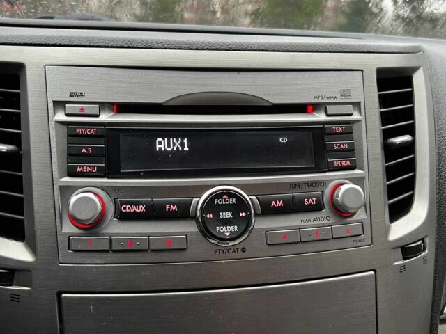 Белый Субару Легаси, объемом двигателя 2.5 л и пробегом 360 тыс. км за 6500 $, фото 16 на Automoto.ua