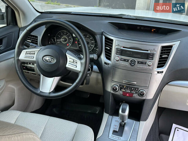 Білий Субару Легасі, об'ємом двигуна 2.5 л та пробігом 207 тис. км за 7800 $, фото 38 на Automoto.ua
