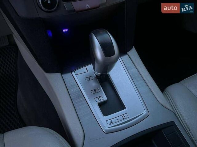 Белый Субару Легаси, объемом двигателя 2.5 л и пробегом 360 тыс. км за 6990 $, фото 27 на Automoto.ua