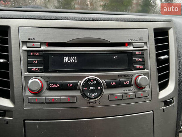 Білий Субару Легасі, об'ємом двигуна 2.46 л та пробігом 360 тис. км за 6500 $, фото 16 на Automoto.ua