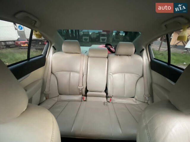 Белый Субару Легаси, объемом двигателя 2.5 л и пробегом 360 тыс. км за 6490 $, фото 7 на Automoto.ua