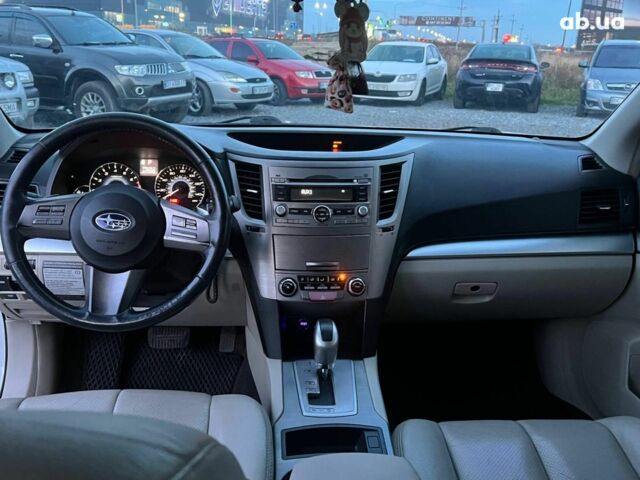 Белый Субару Легаси, объемом двигателя 2.5 л и пробегом 360 тыс. км за 6990 $, фото 31 на Automoto.ua