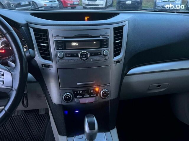 Белый Субару Легаси, объемом двигателя 2.5 л и пробегом 360 тыс. км за 6990 $, фото 24 на Automoto.ua