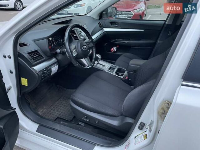 Білий Субару Легасі, об'ємом двигуна 2.46 л та пробігом 181 тис. км за 7400 $, фото 8 на Automoto.ua