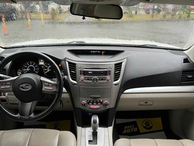 Белый Субару Легаси, объемом двигателя 2.5 л и пробегом 360 тыс. км за 6500 $, фото 13 на Automoto.ua