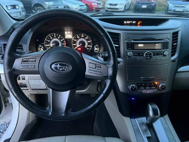 Белый Субару Легаси, объемом двигателя 2.5 л и пробегом 360 тыс. км за 6990 $, фото 19 на Automoto.ua