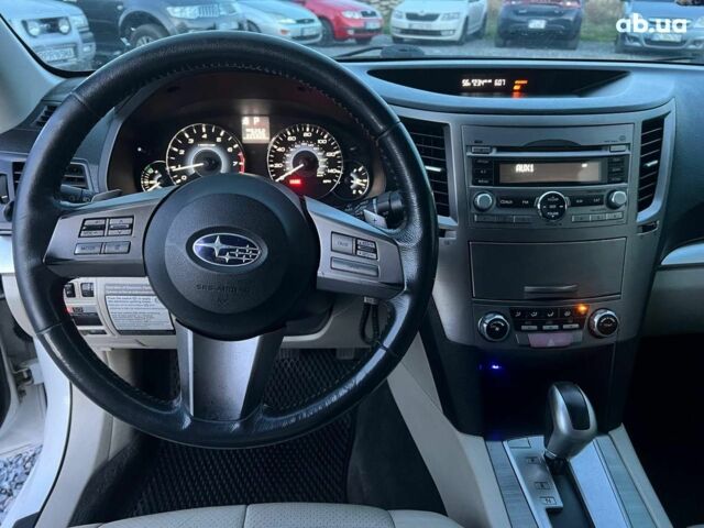 Белый Субару Легаси, объемом двигателя 2.5 л и пробегом 360 тыс. км за 6990 $, фото 19 на Automoto.ua