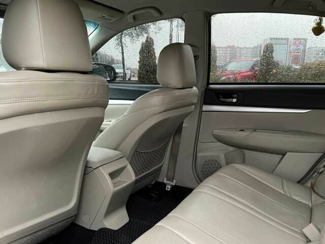 Белый Субару Легаси, объемом двигателя 2.5 л и пробегом 360 тыс. км за 6500 $, фото 21 на Automoto.ua